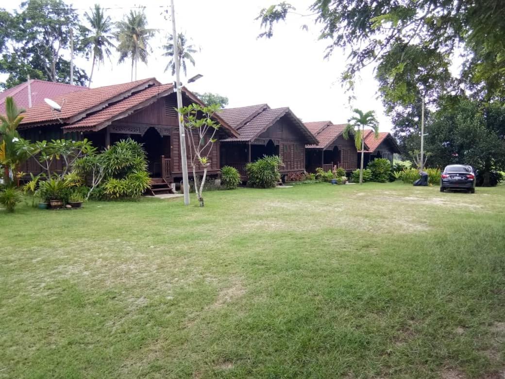 Kampung Tok Lembut Vacation Home Pantai Cenang  Buitenkant foto
