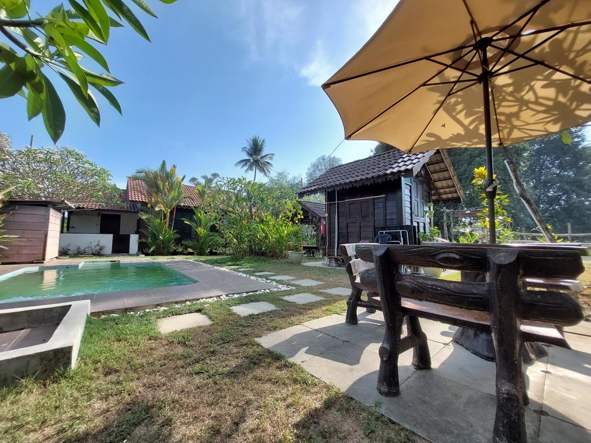 Kampung Tok Lembut Vacation Home Pantai Cenang  Buitenkant foto