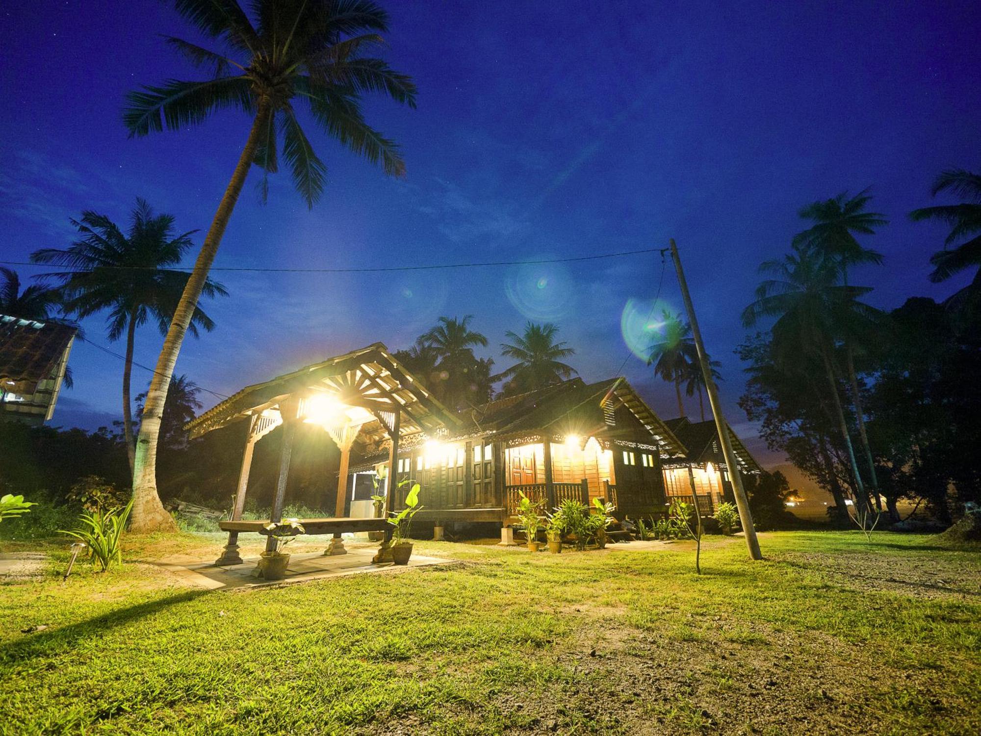 Kampung Tok Lembut Vacation Home Pantai Cenang  Buitenkant foto