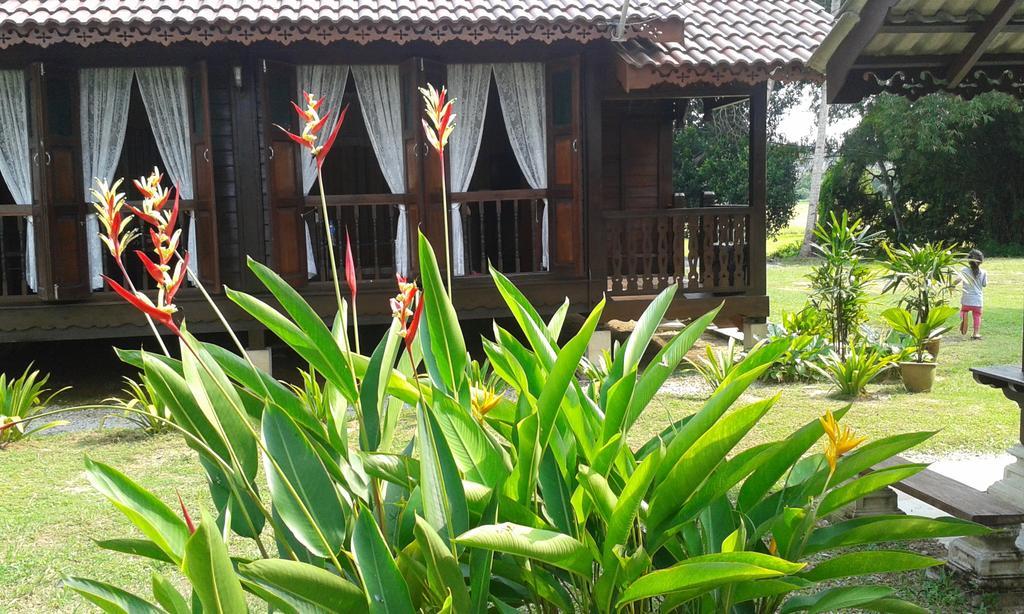 Kampung Tok Lembut Vacation Home Pantai Cenang  Buitenkant foto